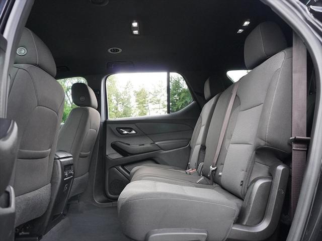Photo of 2023 Mosaic Black Metallic Chevrolet Traverse