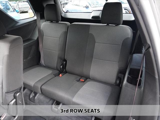 Photo of 2023 Mosaic Black Metallic Chevrolet Traverse