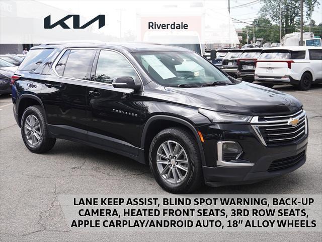 Photo of 2023 Mosaic Black Metallic Chevrolet Traverse