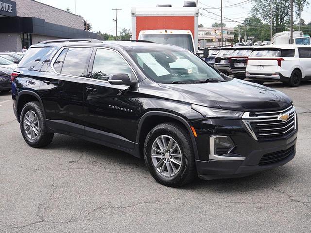 Photo of 2023 Mosaic Black Metallic Chevrolet Traverse