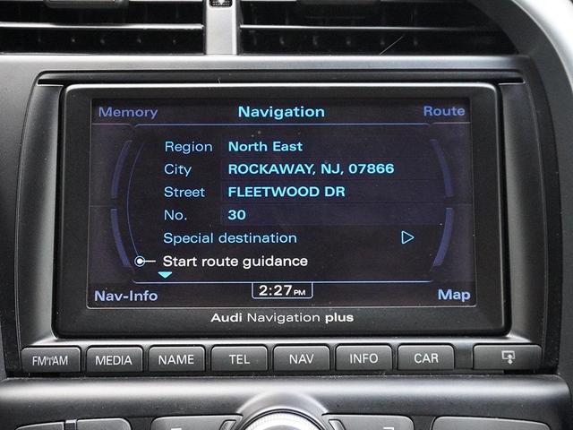 Photo of 2010 Phantom Black Pearl Effect/Lava Gray Audi R8