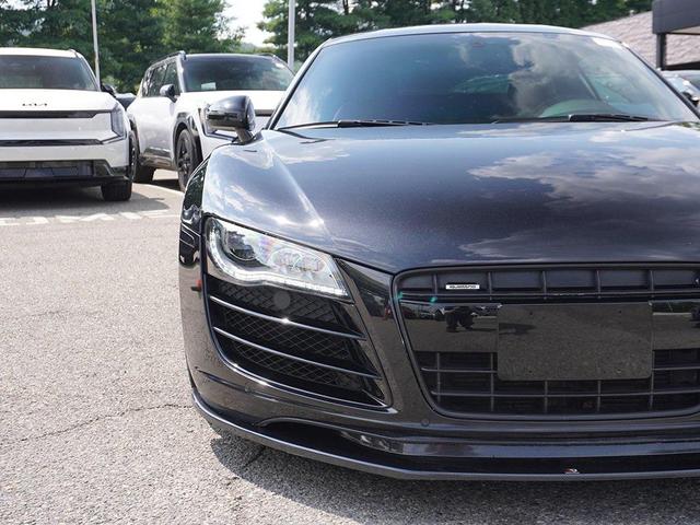 Photo of 2010 Phantom Black Pearl Effect/Lava Gray Audi R8