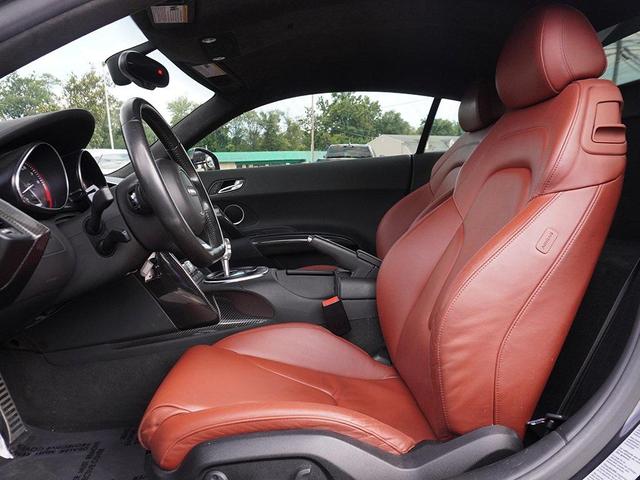 Photo of 2010 Phantom Black Pearl Effect/Lava Gray Audi R8