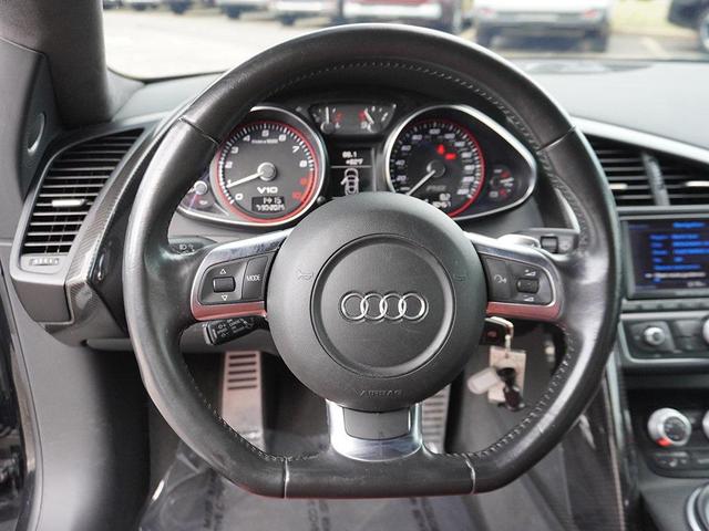 Photo of 2010 Phantom Black Pearl Effect/Lava Gray Audi R8