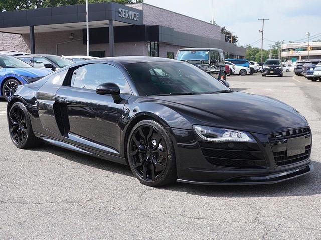 Photo of 2010 Phantom Black Pearl Effect/Lava Gray Audi R8