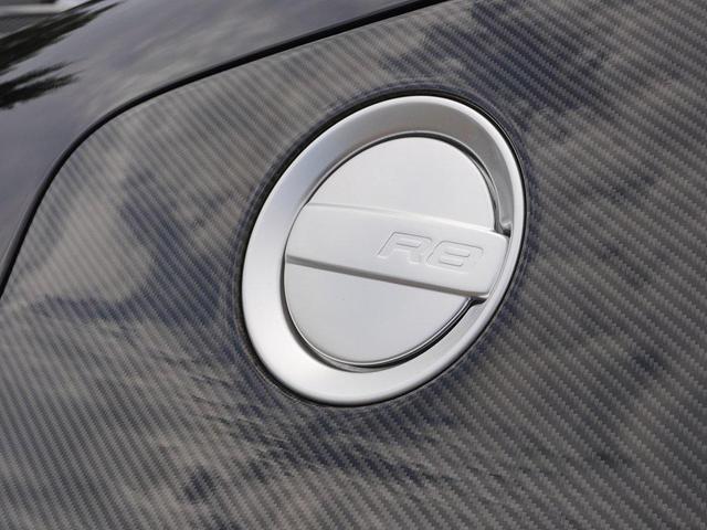 Photo of 2010 Phantom Black Pearl Effect/Lava Gray Audi R8