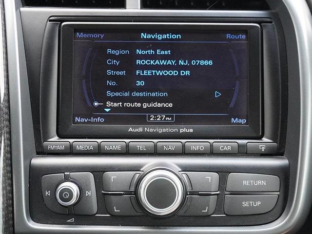 Photo of 2010 Phantom Black Pearl Effect/Lava Gray Audi R8