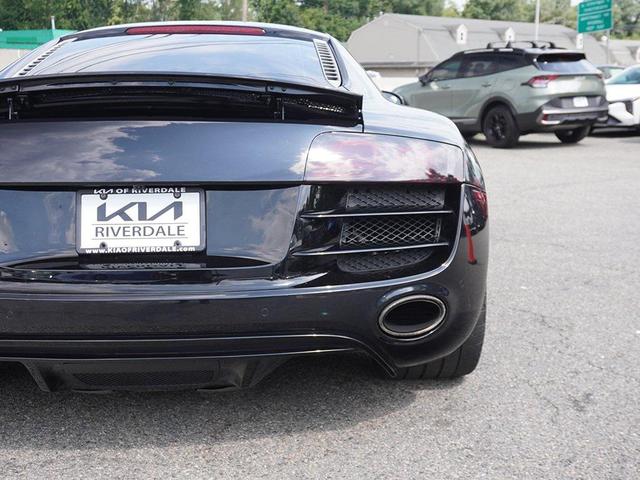 Photo of 2010 Phantom Black Pearl Effect/Lava Gray Audi R8
