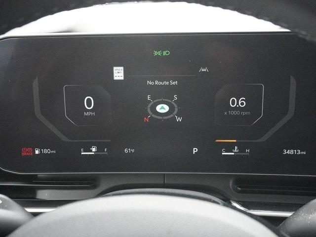 Photo of 2025 Snow White Pearl Kia Carnival