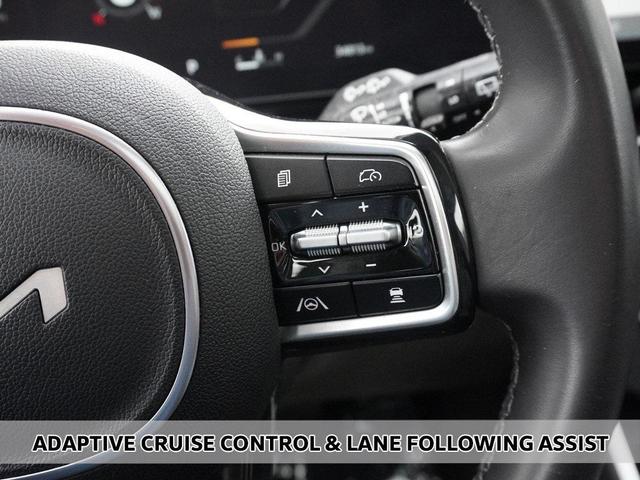Photo of 2025 Snow White Pearl Kia Carnival