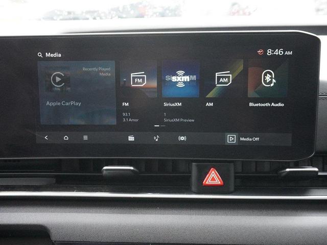 Photo of 2025 Snow White Pearl Kia Carnival