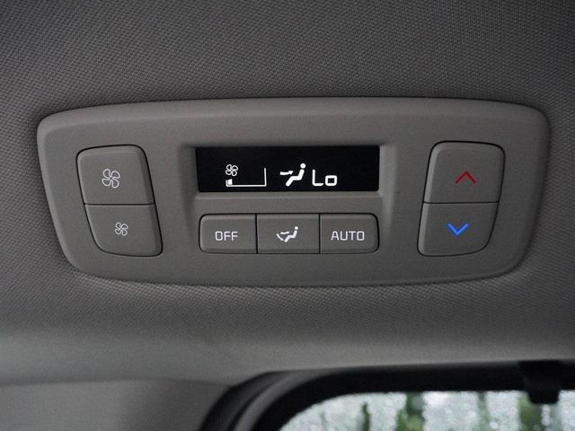 Photo of 2025 Snow White Pearl Kia Carnival