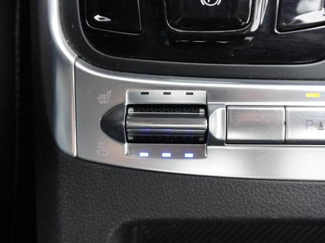Photo of 2025 Snow White Pearl Kia Carnival
