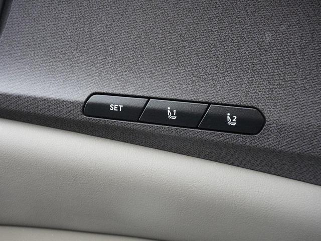 Photo of 2025 Snow White Pearl Kia Carnival