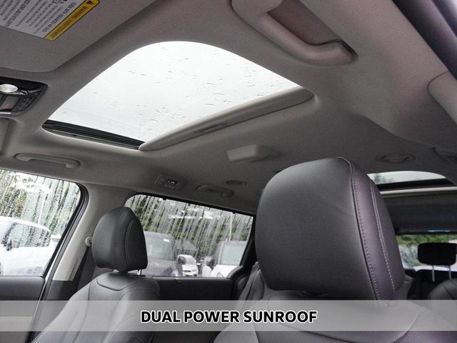 Photo of 2025 Snow White Pearl Kia Carnival