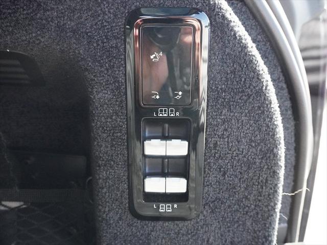 Photo of 2024 Black Land Rover Range Rover
