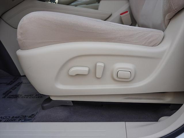 Photo of 2017 Pearl White Nissan Murano