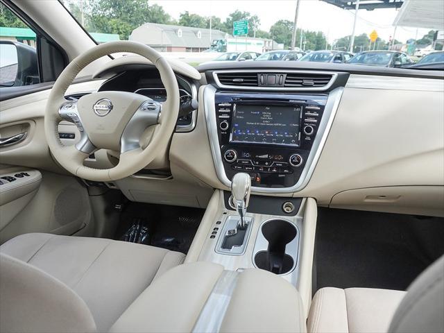 Photo of 2017 Pearl White Nissan Murano