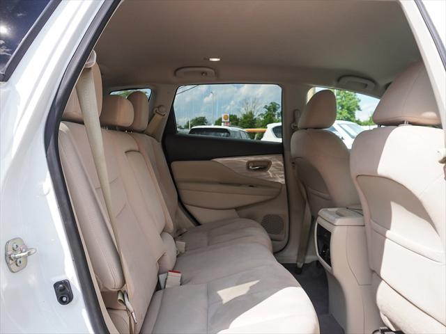 Photo of 2017 Pearl White Nissan Murano