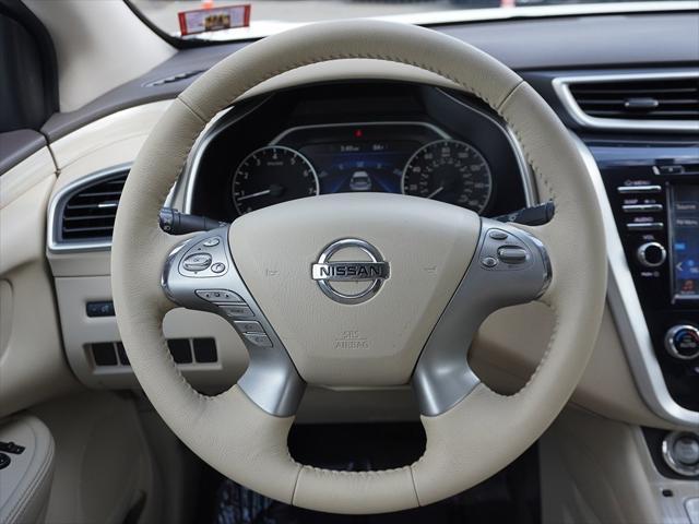 Photo of 2017 Pearl White Nissan Murano