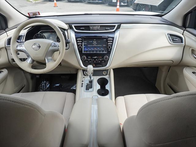 Photo of 2017 Pearl White Nissan Murano