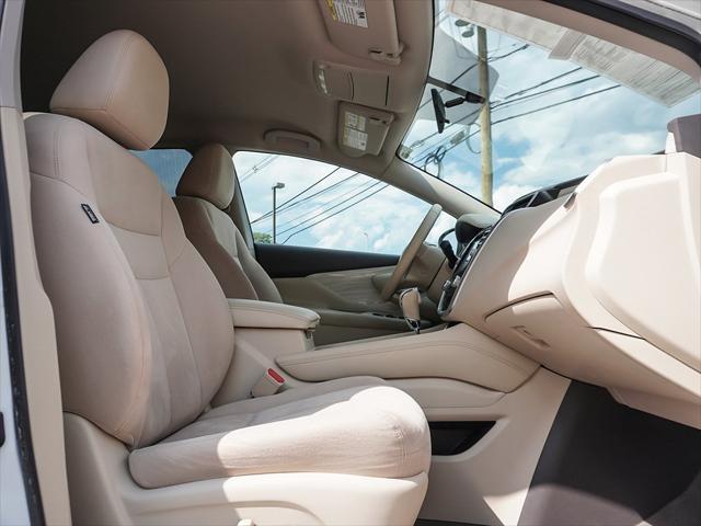 Photo of 2017 Pearl White Nissan Murano
