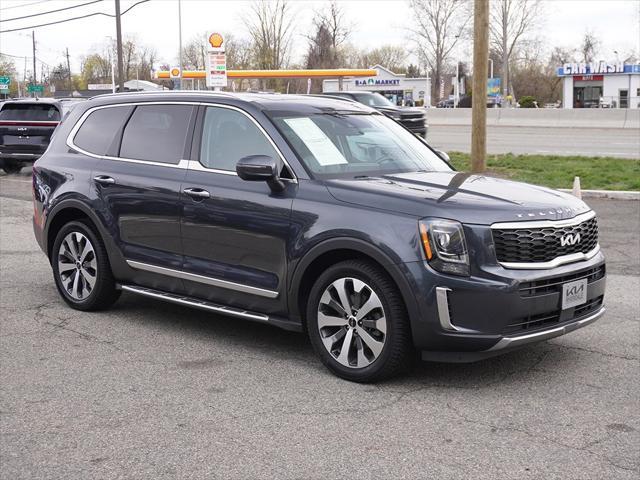 Photo of 2022 Gravity Grey Kia Telluride