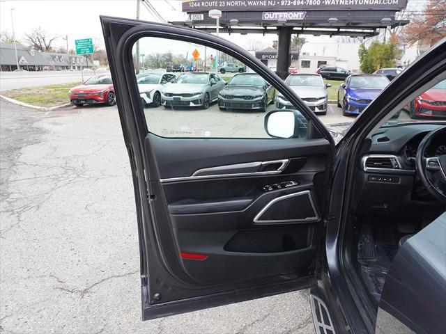 Photo of 2022 Gravity Grey Kia Telluride