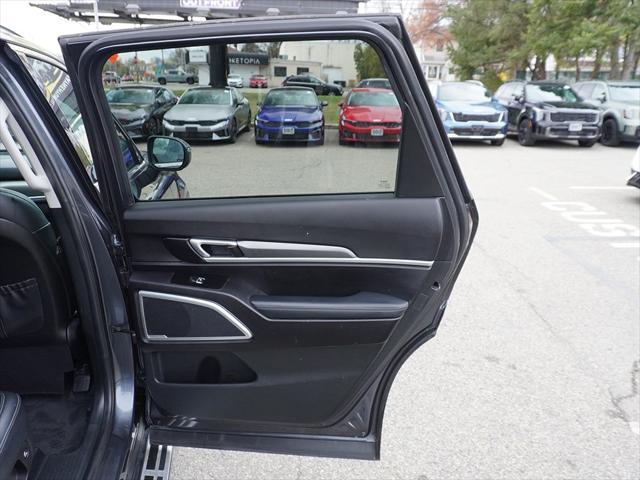 Photo of 2022 Gravity Grey Kia Telluride