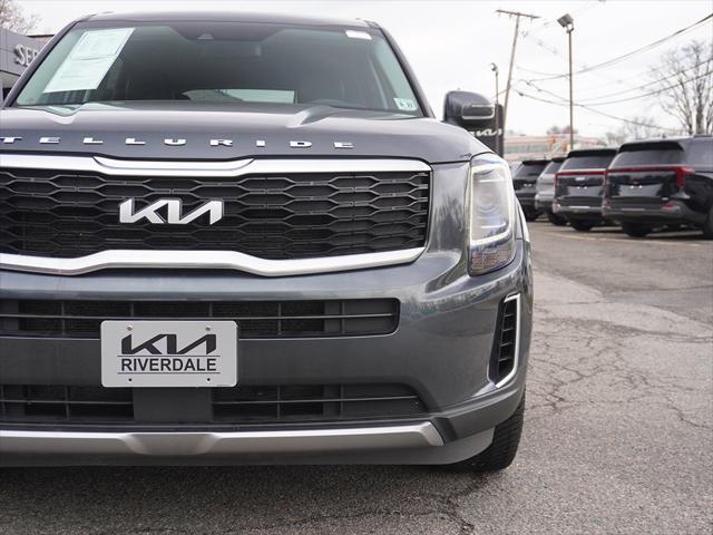 Photo of 2022 Gravity Grey Kia Telluride
