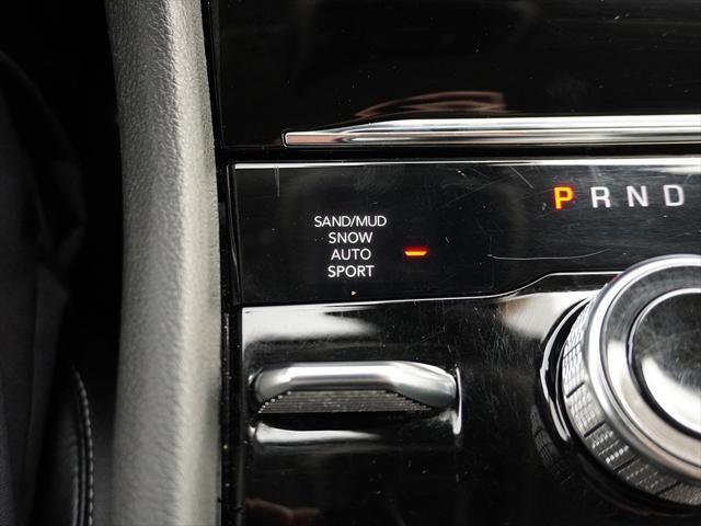 Photo of 2022 Rocky Mountain Pearlcoat Jeep Grand Cherokee L
