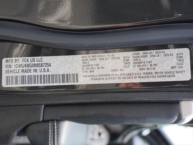 Photo of 2022 Rocky Mountain Pearlcoat Jeep Grand Cherokee L