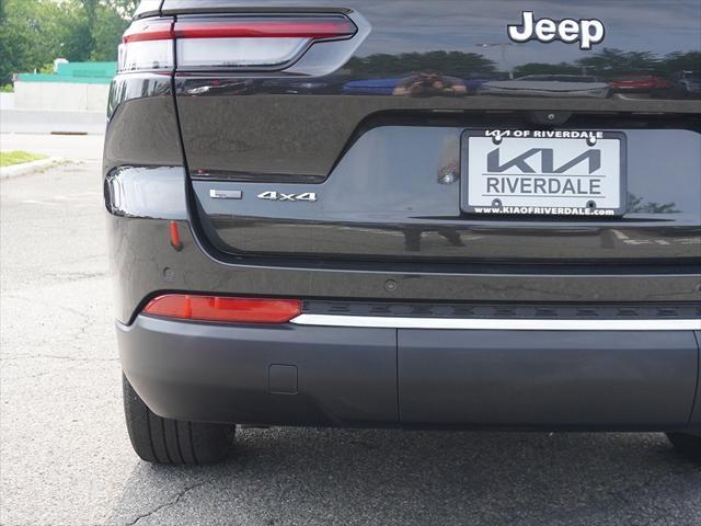 Photo of 2022 Rocky Mountain Pearlcoat Jeep Grand Cherokee L