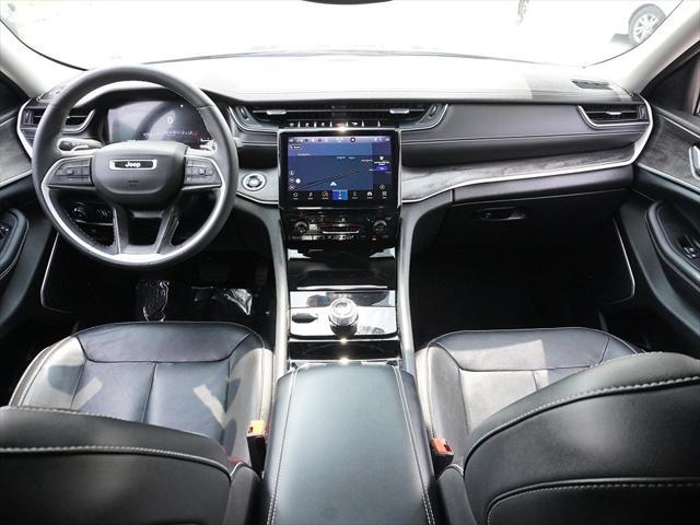 Photo of 2022 Rocky Mountain Pearlcoat Jeep Grand Cherokee L