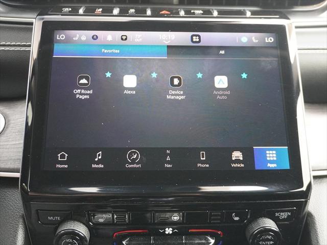Photo of 2022 Rocky Mountain Pearlcoat Jeep Grand Cherokee L