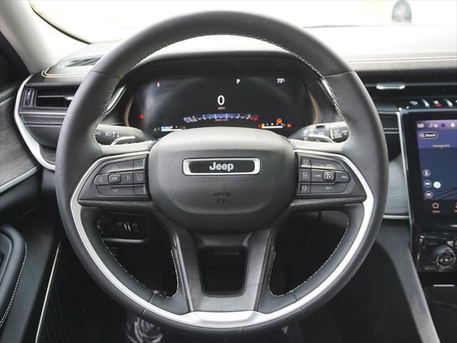 Photo of 2022 Rocky Mountain Pearlcoat Jeep Grand Cherokee L