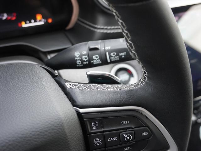Photo of 2022 Rocky Mountain Pearlcoat Jeep Grand Cherokee L