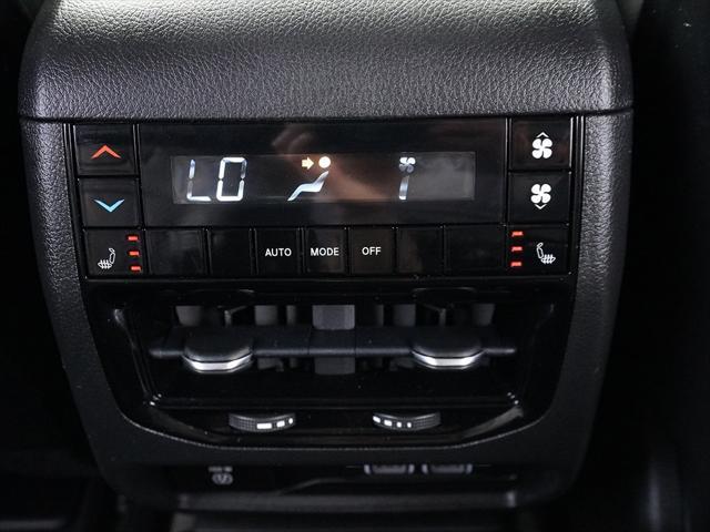Photo of 2022 Rocky Mountain Pearlcoat Jeep Grand Cherokee L