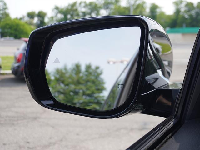 Photo of 2022 Rocky Mountain Pearlcoat Jeep Grand Cherokee L