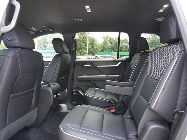 Photo of 2024 White Frost Tricoat GMC Acadia