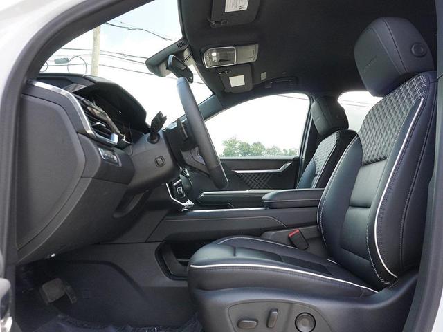 Photo of 2024 White Frost Tricoat GMC Acadia