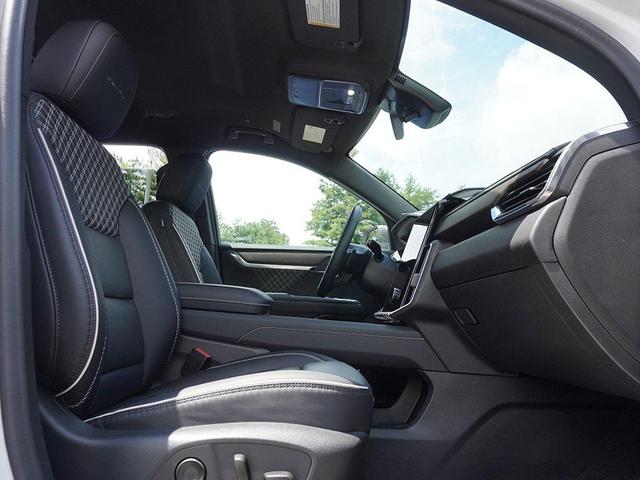 Photo of 2024 White Frost Tricoat GMC Acadia
