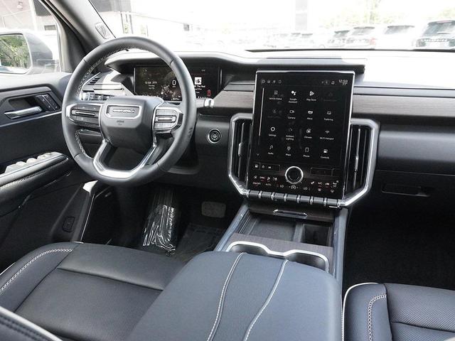 Photo of 2024 White Frost Tricoat GMC Acadia