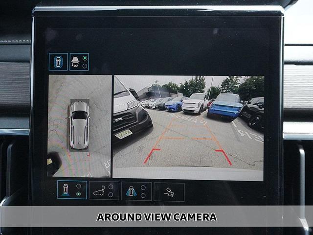 Photo of 2024 White Frost Tricoat GMC Acadia
