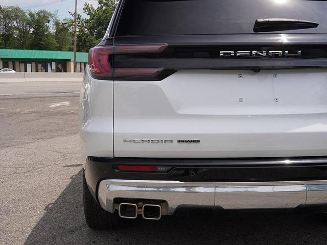 Photo of 2024 White Frost Tricoat GMC Acadia