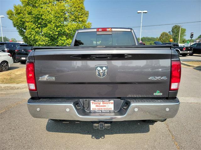 Photo of 2018 Granite Crystal Metallic Clearcoat RAM 1500