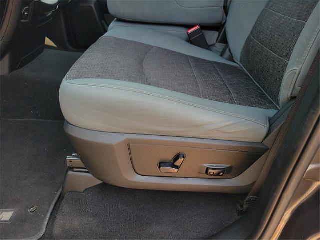 Photo of 2018 Granite Crystal Metallic Clearcoat RAM 1500