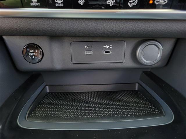 Photo of 2025 Super Black Nissan Rogue