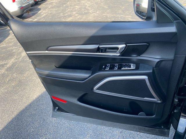 Photo of 2023 Ebony Black Kia Telluride