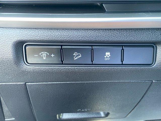 Photo of 2023 Ebony Black Kia Telluride